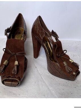 BCBGirls Malaya Brown Platform Peep Toe Sandal Fringe Tassel Heels Sz 7